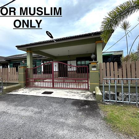 Homestay Melaka Urich Exterior photo